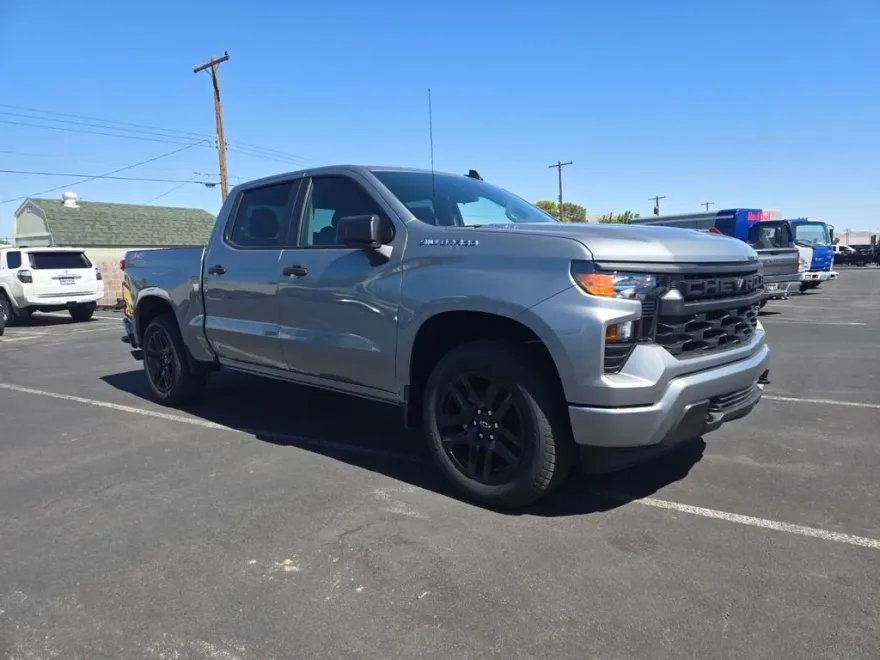 2026 Chevrolet Silverado 1500 Custom photo 1