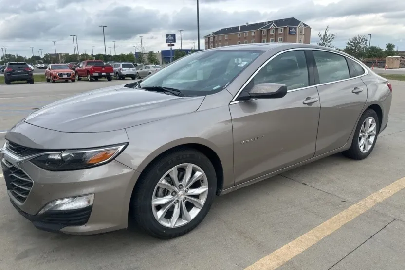 2023 Chevrolet Malibu 1LT photo 1
