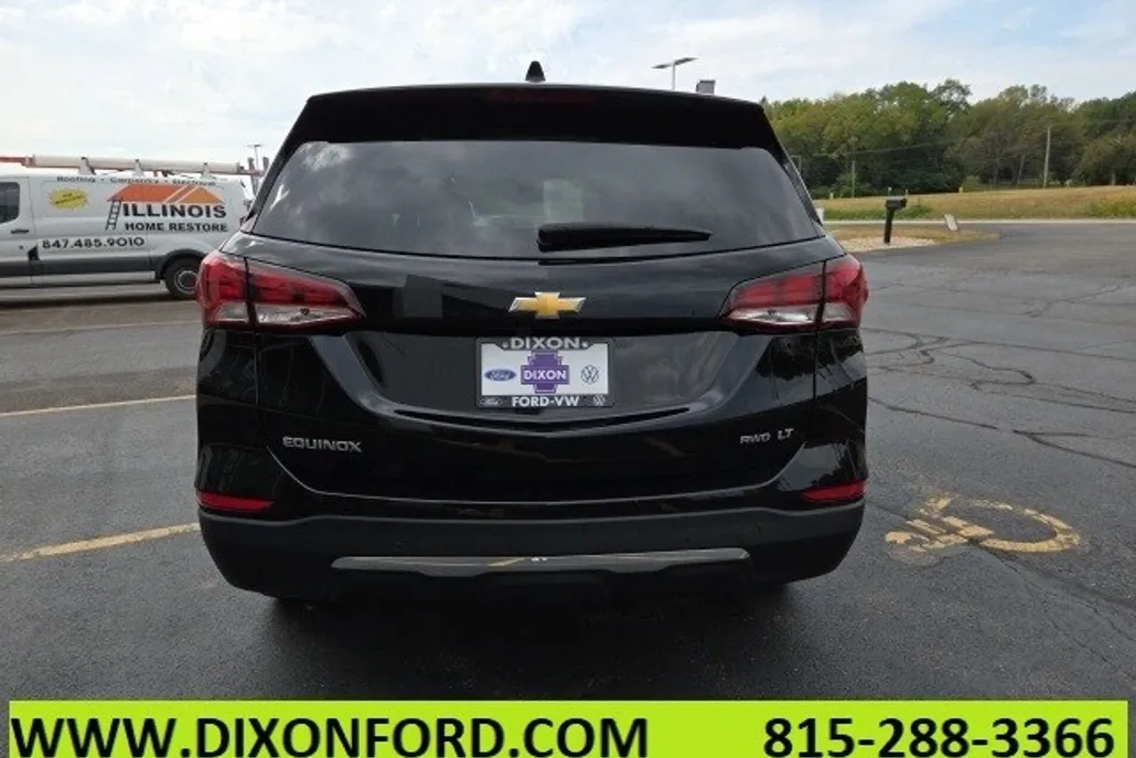 2022 Chevrolet Equinox LT photo 1