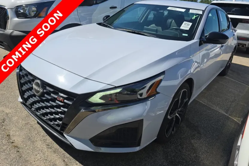 2024 Nissan Altima 2.5 SR photo 1