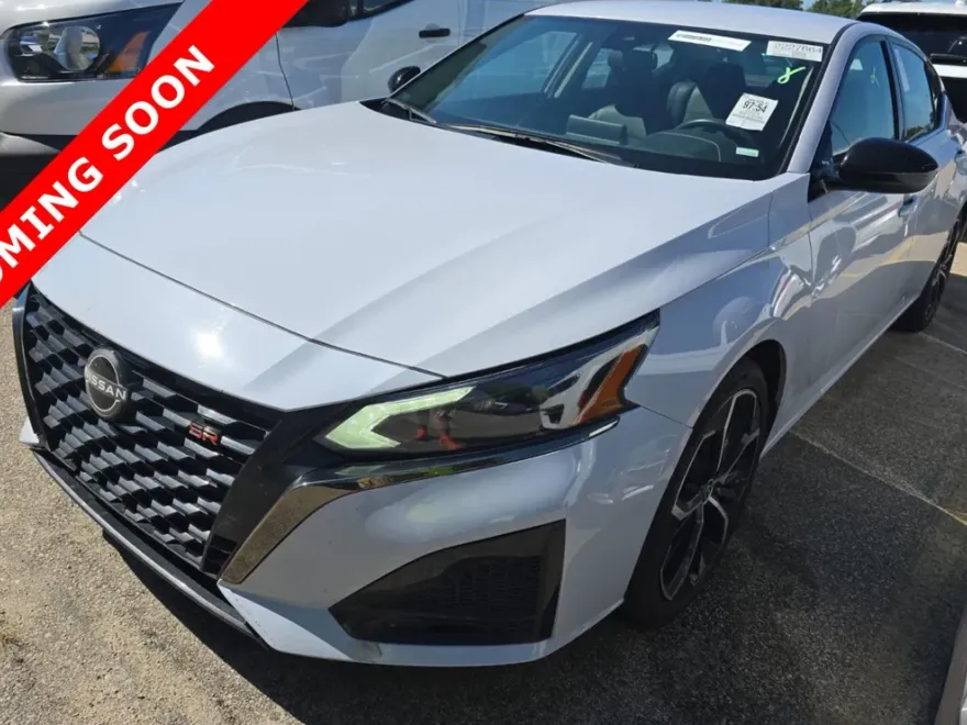 2024 Nissan Altima 2.5 SR photo 1
