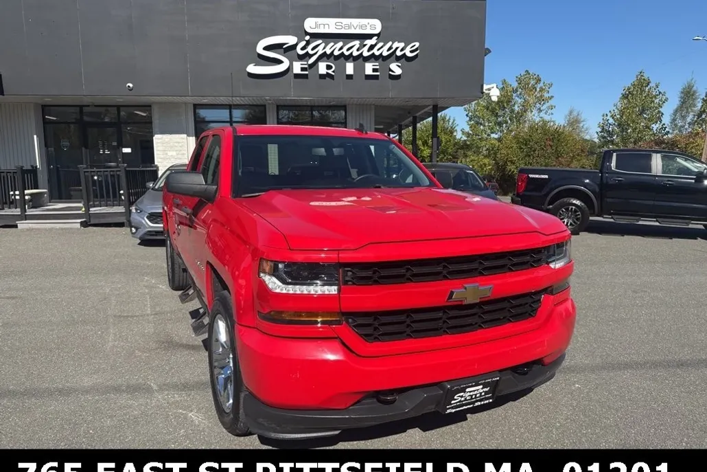 2018 Chevrolet Silverado 1500 Custom photo 1