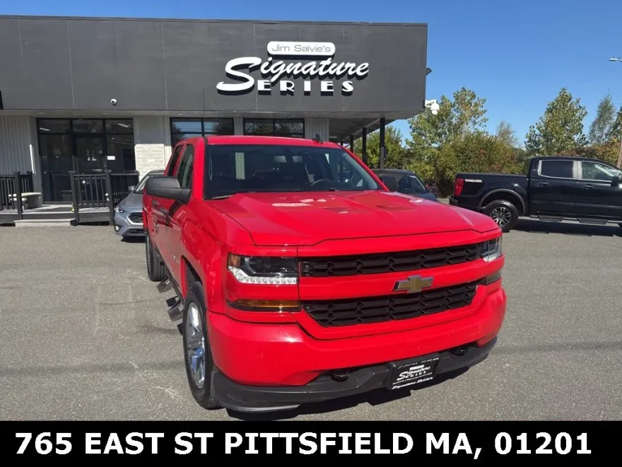 2018 Chevrolet Silverado 1500 Custom photo 1