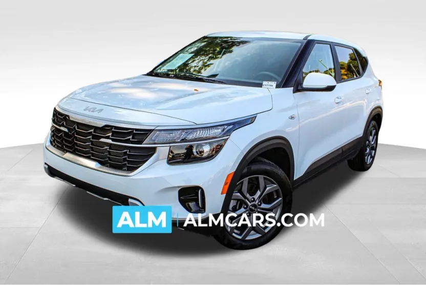 2024 Kia Seltos LX photo 1