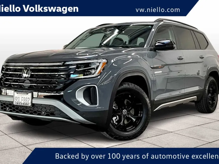 2025 Volkswagen Atlas Peak Edition SE photo 1