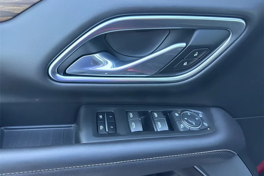 2021 Chevrolet Tahoe Premier photo 1