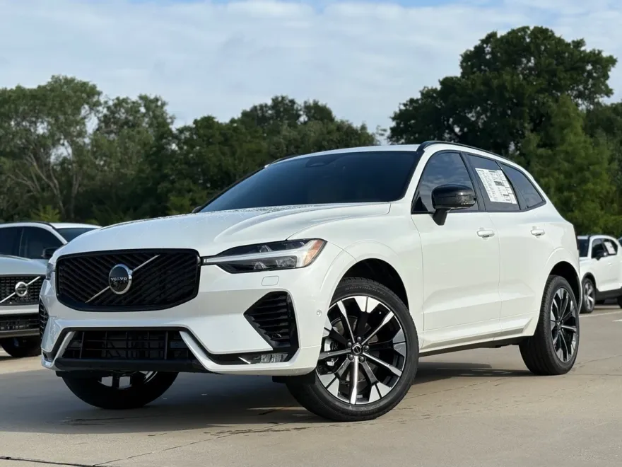 2026 Volvo XC60 B5 Plus photo 1