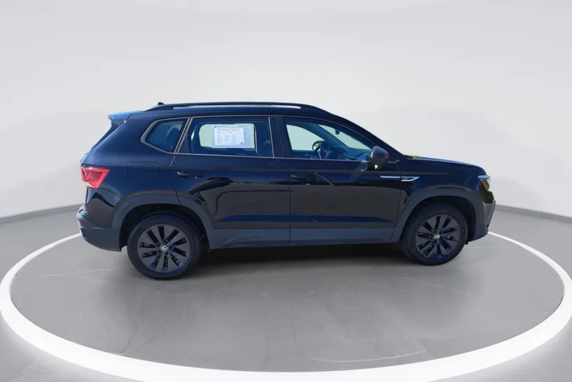 2022 Volkswagen Taos S photo 1
