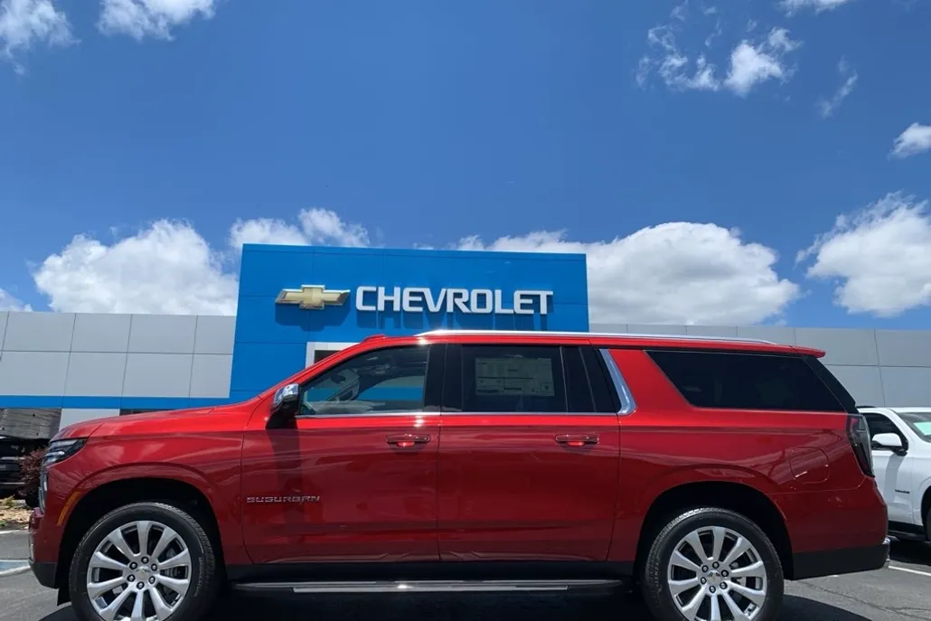 2025 Chevrolet Suburban Premier photo 1