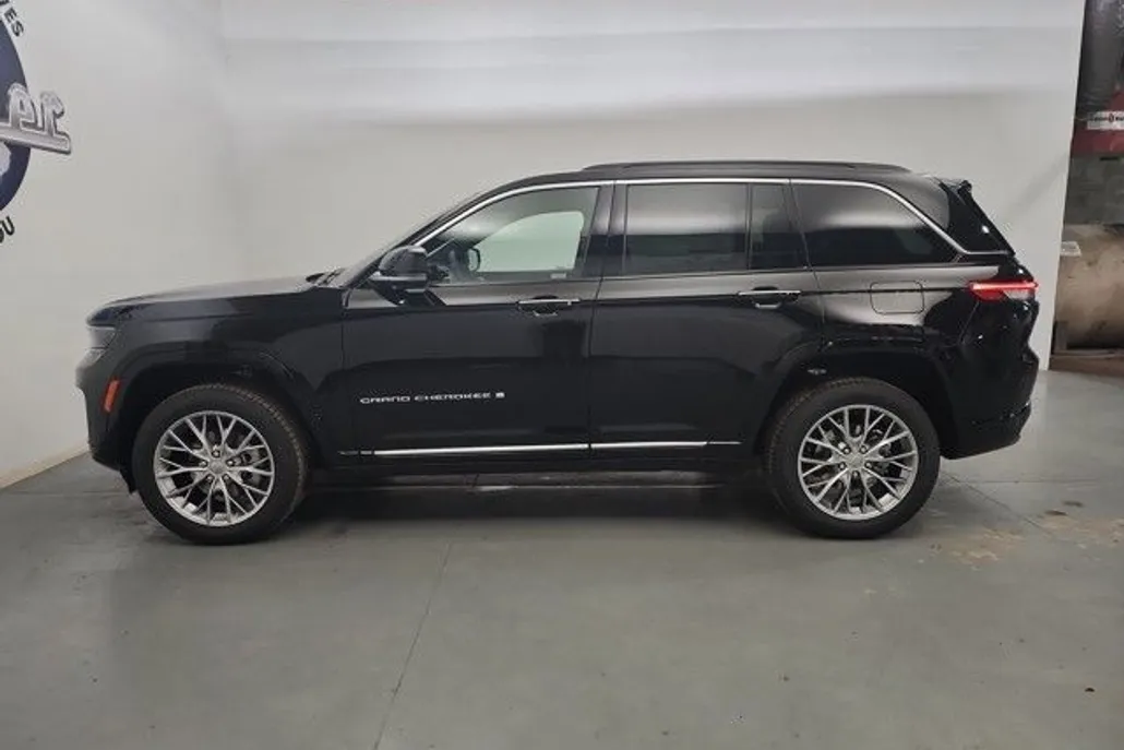 2025 Jeep Grand Cherokee Summit photo 1
