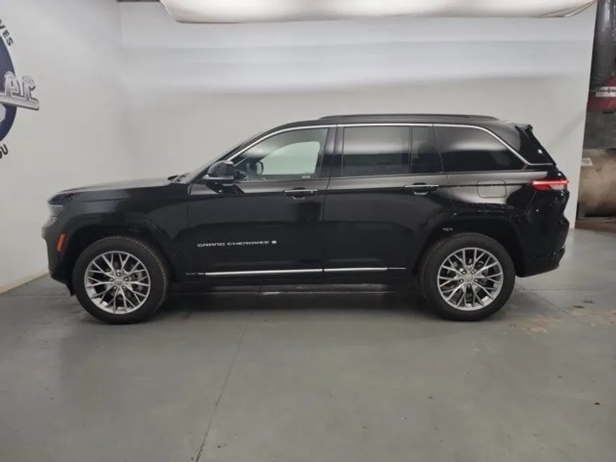 2025 Jeep Grand Cherokee Summit photo 1