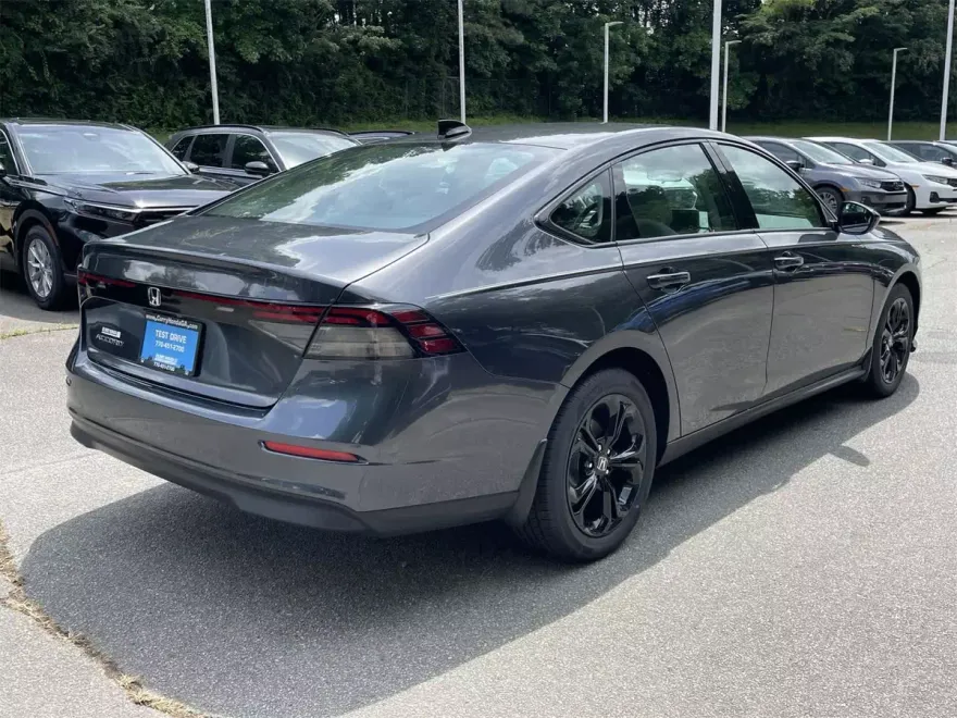 2025 Honda Accord SE photo 1