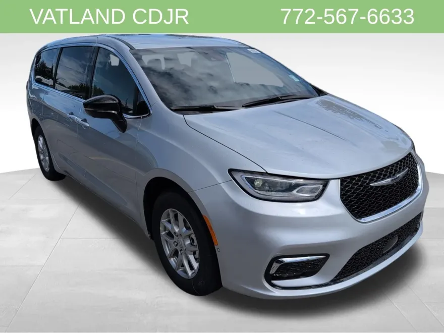 2026 Chrysler Pacifica photo 1