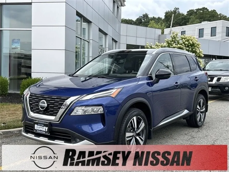 2021 Nissan Rogue Platinum photo 1