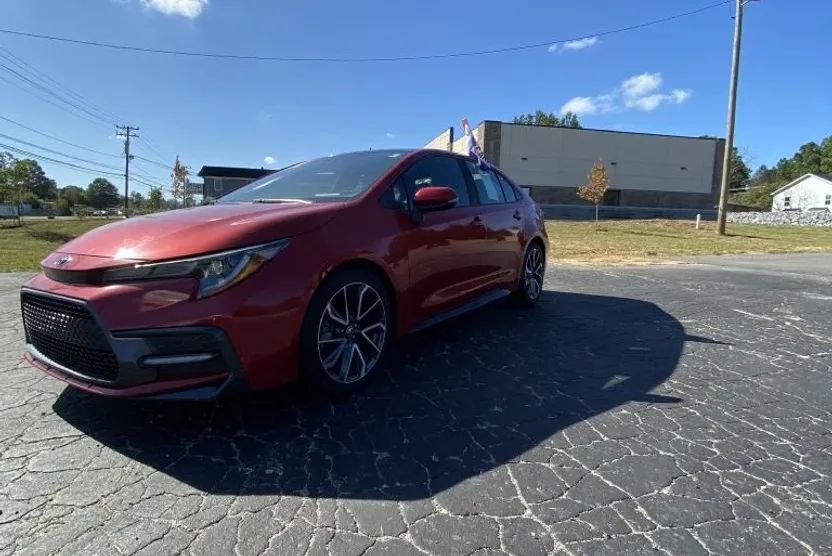 2021 Toyota Corolla SE photo 1