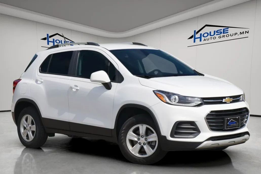 2022 Chevrolet Trax LT photo 1