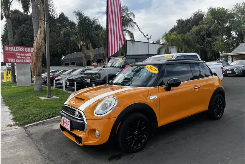 2017 Mini Cooper 2 Door Hardtop S photo 1
