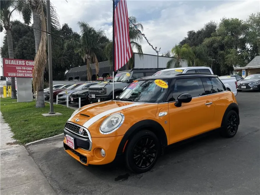 2017 Mini Cooper 2 Door Hardtop S photo 1