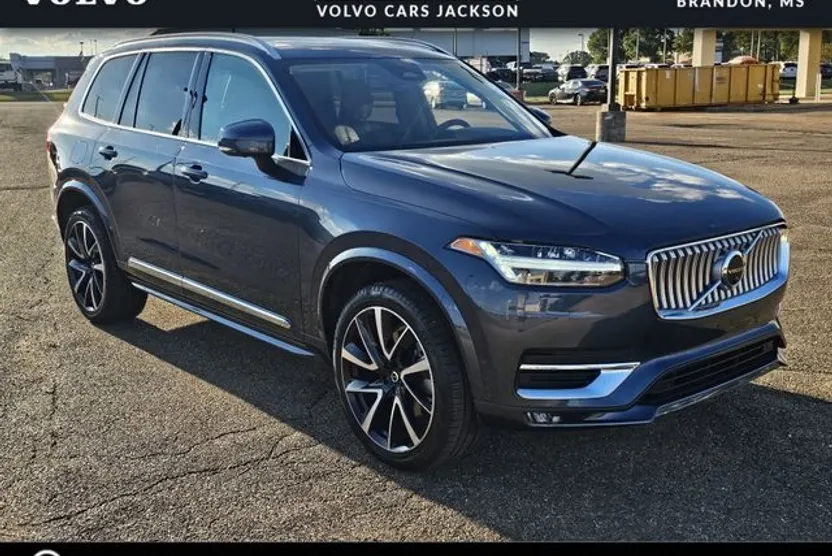 2023 Volvo XC90 B5 AWD Plus photo 1