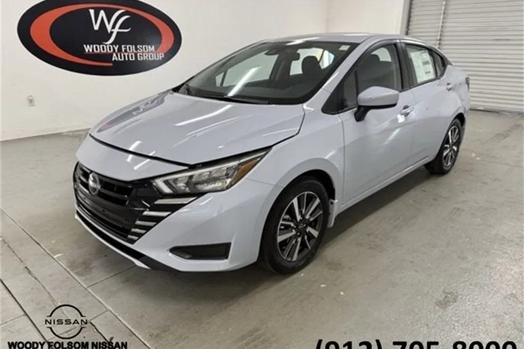 2025 Nissan Versa SV photo 1