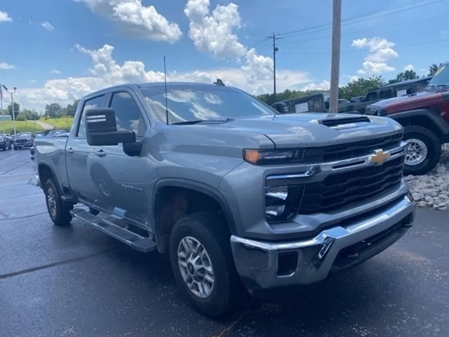 2024 Chevrolet Silverado 2500HD LT photo 1