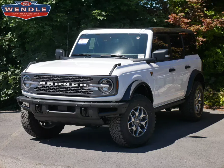 2025 Ford Bronco Badlands photo 1
