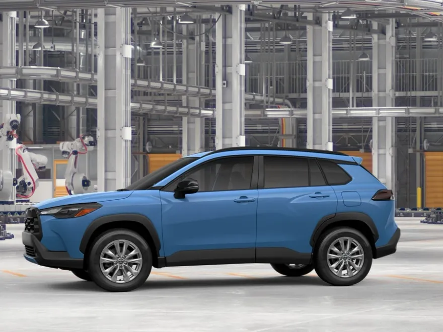 2026 Toyota Corolla Cross LE photo 1