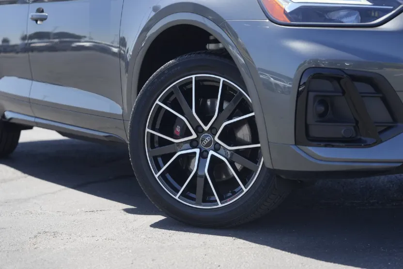 2024 Audi SQ5 Premium Plus photo 1