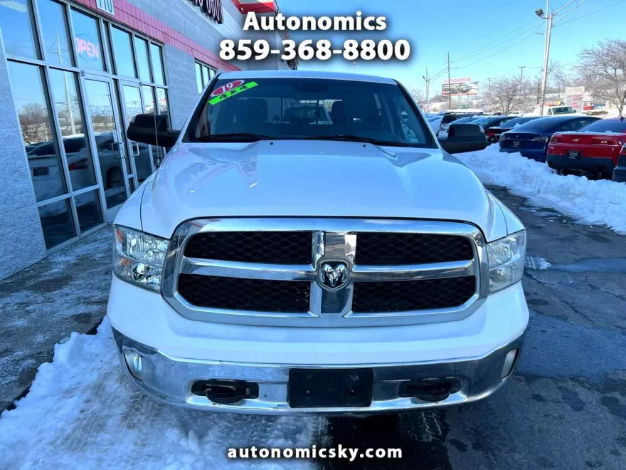 2019 Ram 1500 Classic SLT photo 1