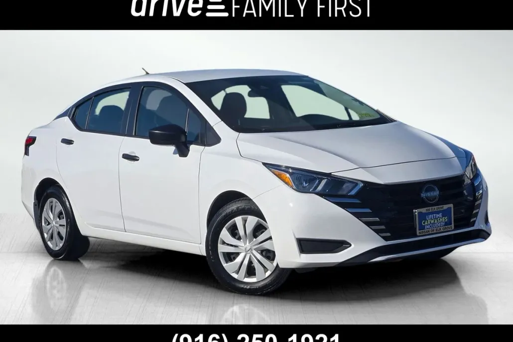 2024 Nissan Versa 1.6 S photo 1