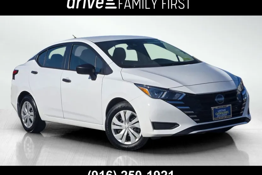 2024 Nissan Versa 1.6 S photo 1