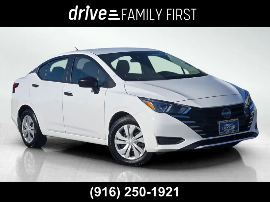 2024 Nissan Versa 1.6 S photo 1