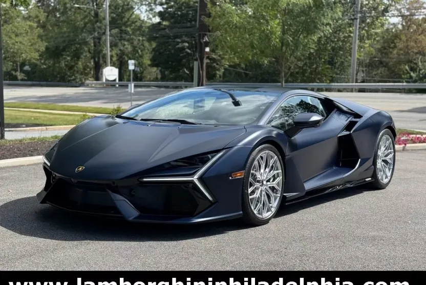 2025 Lamborghini Revuelto photo 1
