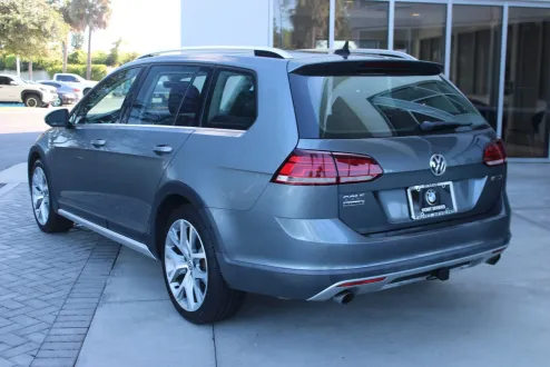 2019 Volkswagen Golf Alltrack TSI SEL 4Motion photo 3