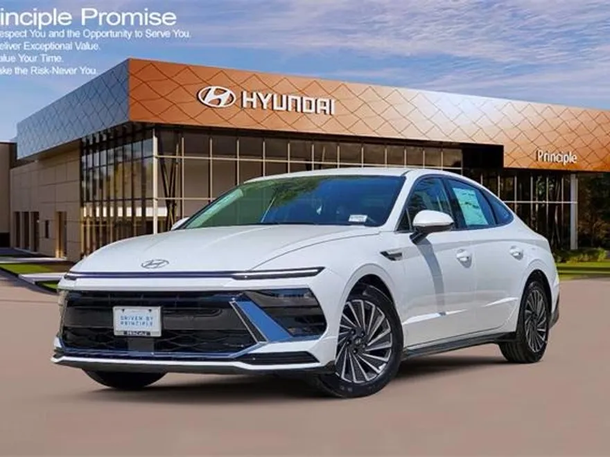 2025 Hyundai Sonata Hybrid SEL photo 1