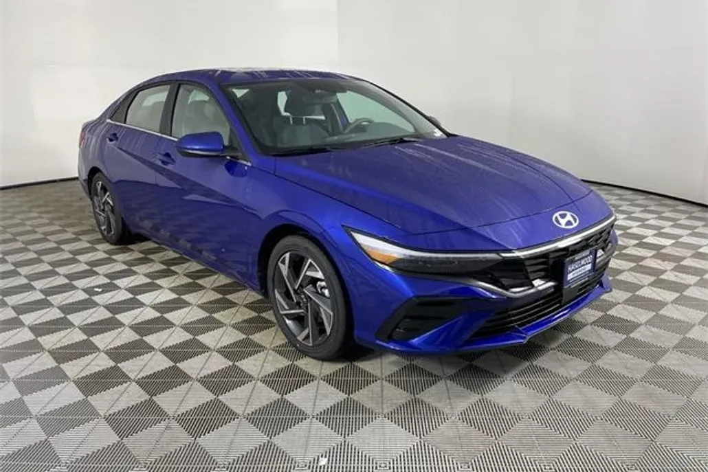 2025 Hyundai Elantra SEL Convenience photo 1
