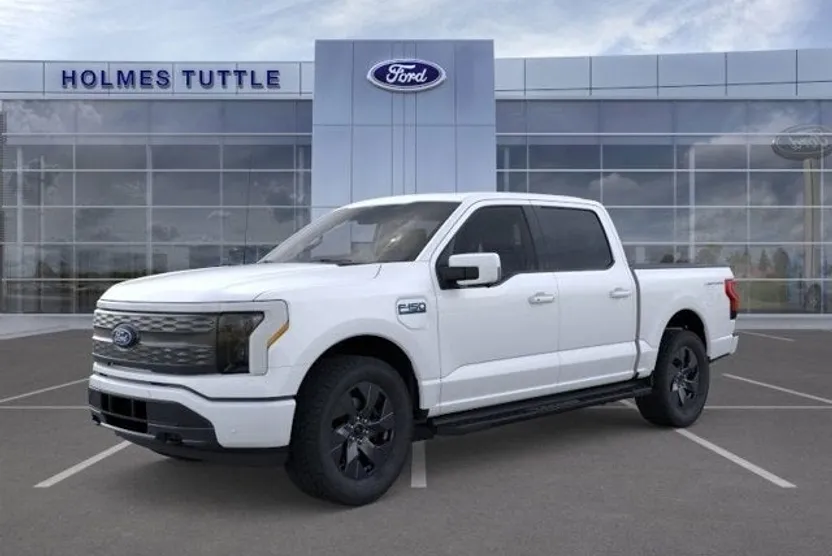 2025 Ford F-150 Lightning Lariat photo 1