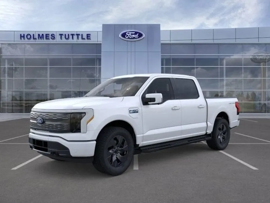 2025 Ford F-150 Lightning Lariat photo 1