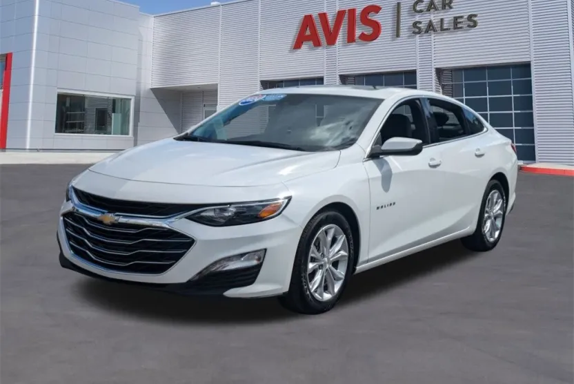 2024 Chevrolet Malibu 1LT photo 1