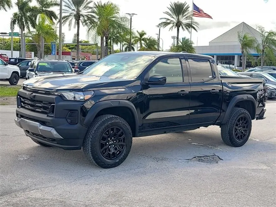 2023 Chevrolet Colorado Trail Boss photo 1