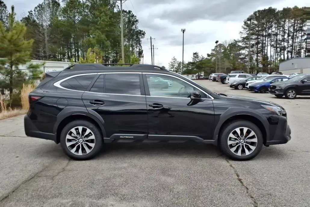 2025 Subaru Outback Limited photo 1