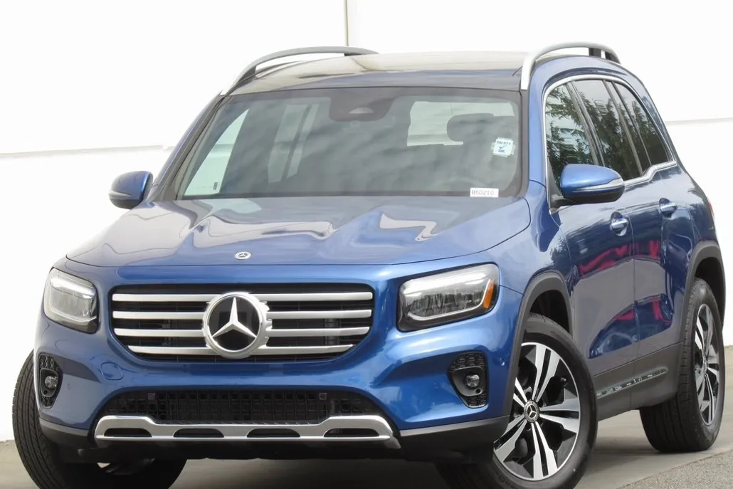 2025 Mercedes Benz GLB 250 4MATIC photo 1