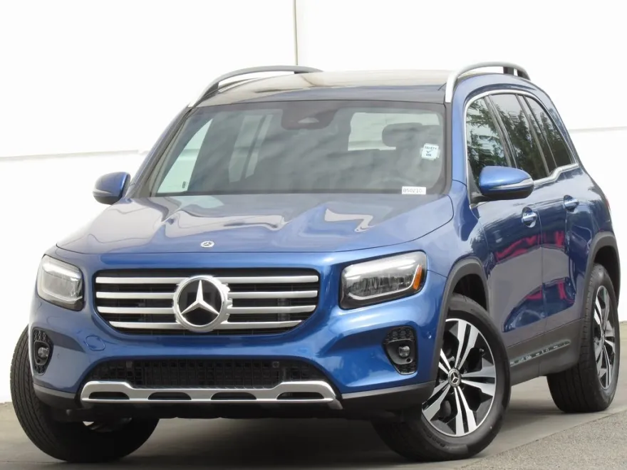 2025 Mercedes Benz GLB 250 4MATIC photo 1