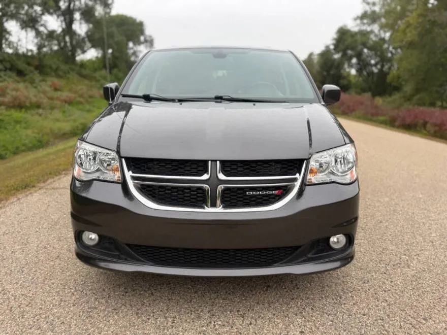 2019 Dodge Grand Caravan SXT photo 1