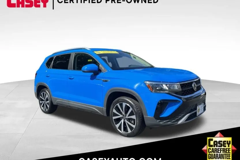 2022 Volkswagen Taos SE photo 1