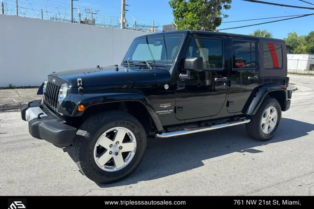 2010 Jeep Wrangler Unlimited Sahara photo 1