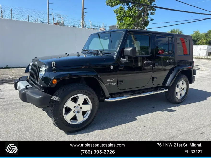 2010 Jeep Wrangler Unlimited Sahara photo 1