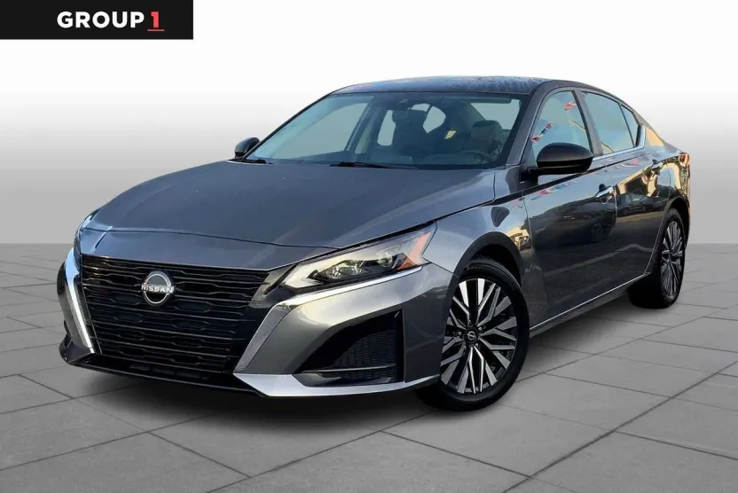 2024 Nissan Altima 2.5 SV photo 1