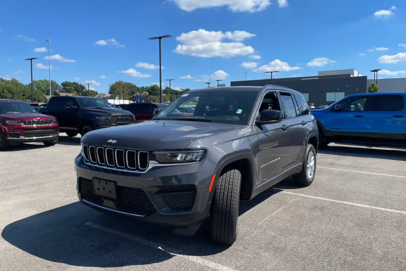2025 Jeep Grand Cherokee Laredo X photo 1