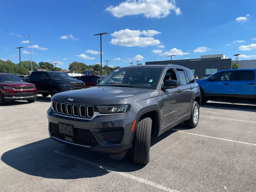 2025 Jeep Grand Cherokee Laredo X photo 1